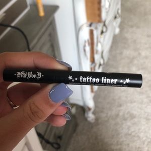 kat von d mini black liquid eyeliner